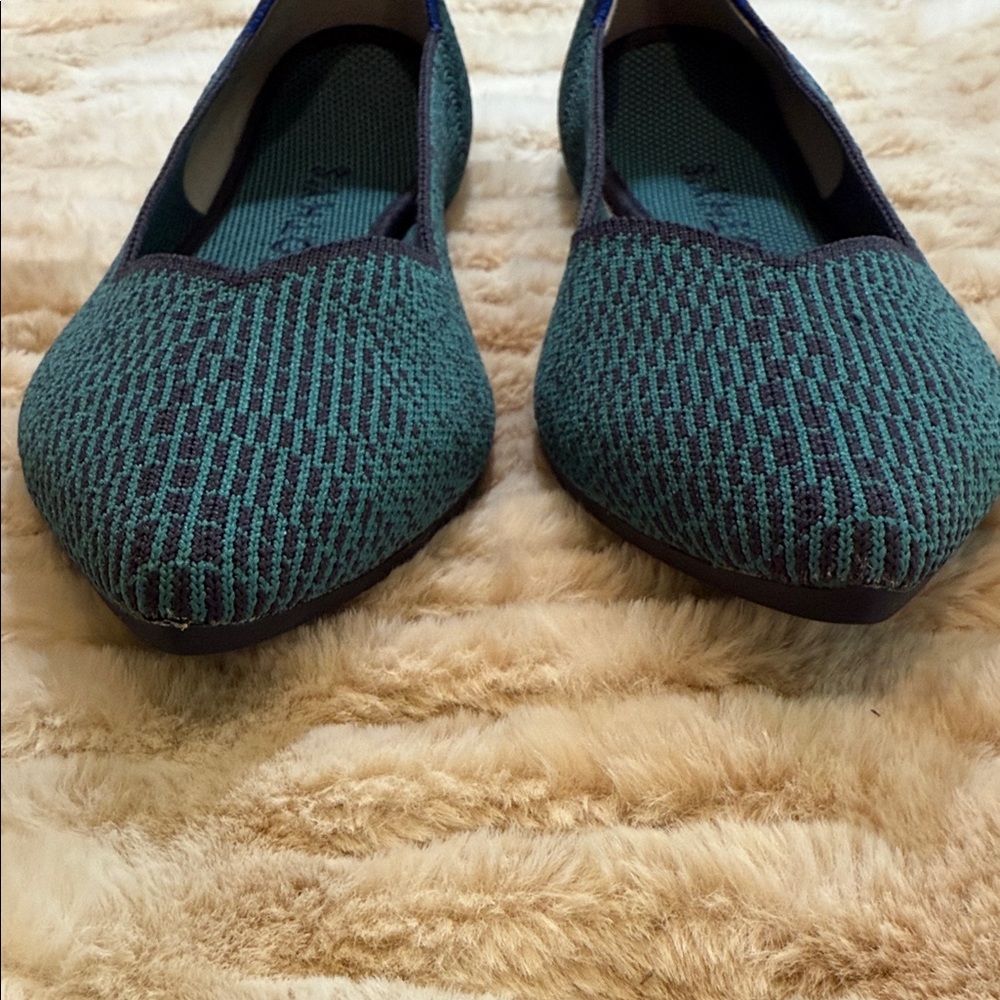 Rothy's -The Point-Teal and Black Snakeskin print-8.5 - Picture 3 of 7
